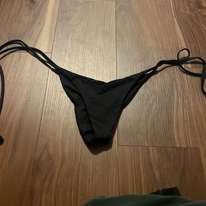 Frankie’s bikini bottom size S